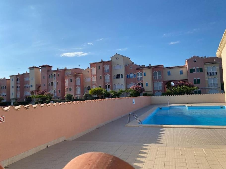 Superbe Studio Renove Avec Piscine Et Vue Marina Le Barcarès Esterno foto